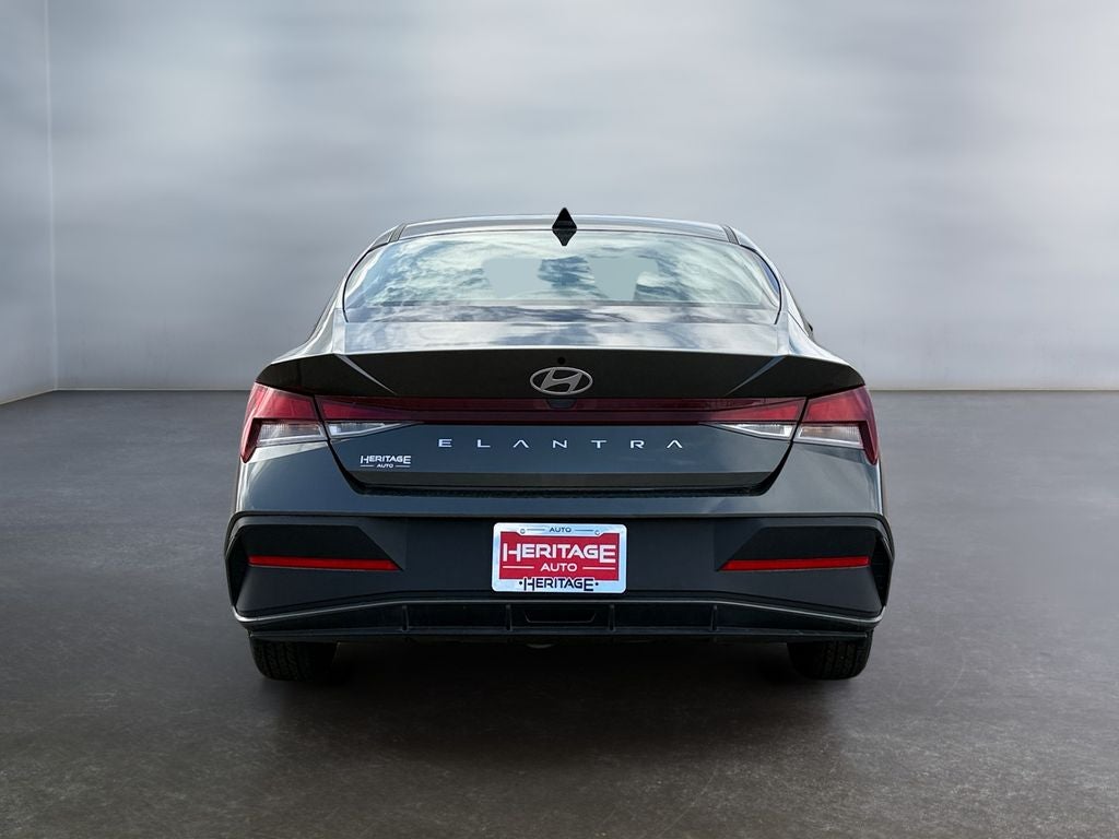 2024 Hyundai Elantra SE