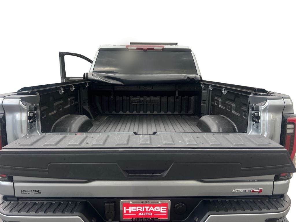 2025 GMC Sierra 2500HD 4WD Crew Cab Standard Bed AT4