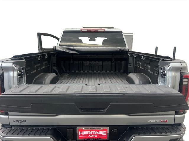2025 GMC Sierra 2500HD 4WD Crew Cab Standard Bed AT4