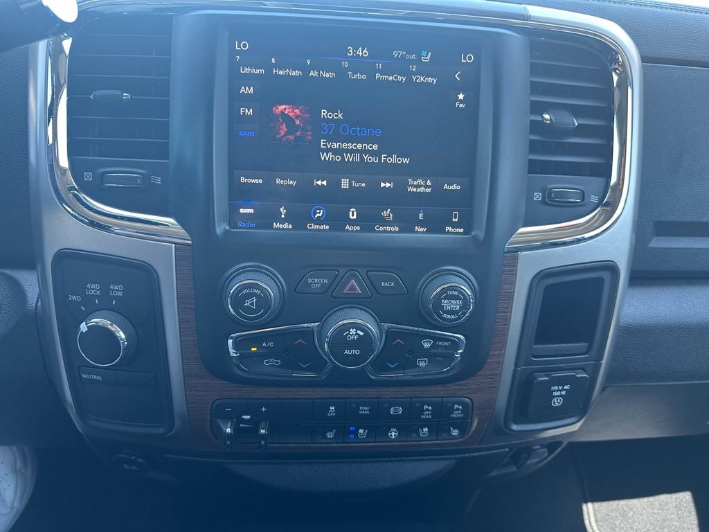 2018 RAM 3500 Laramie Crew Cab 4x4 8' Box