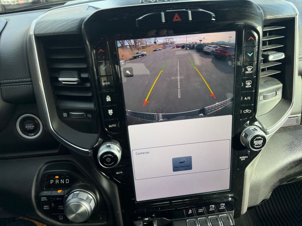 2024 RAM 1500 Laramie Crew Cab 4x4 5'7' Box