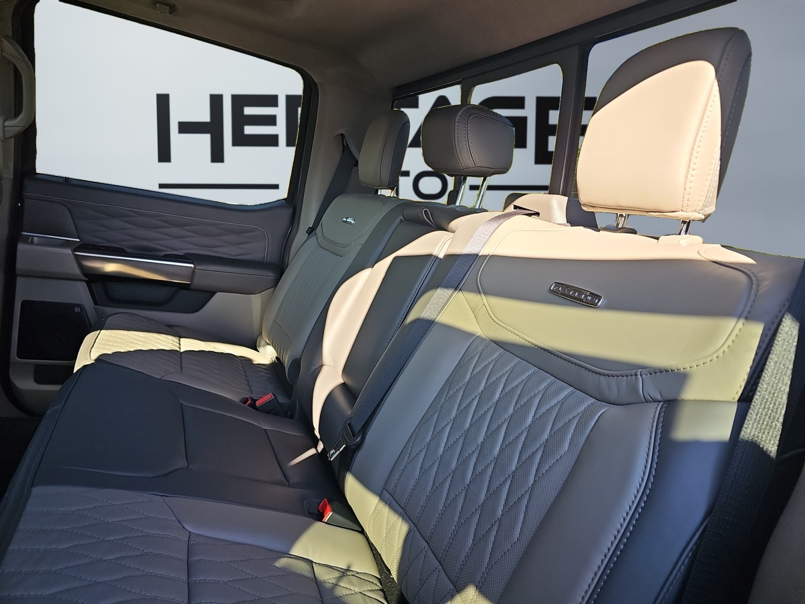 2027 Ford F-350 Platinum