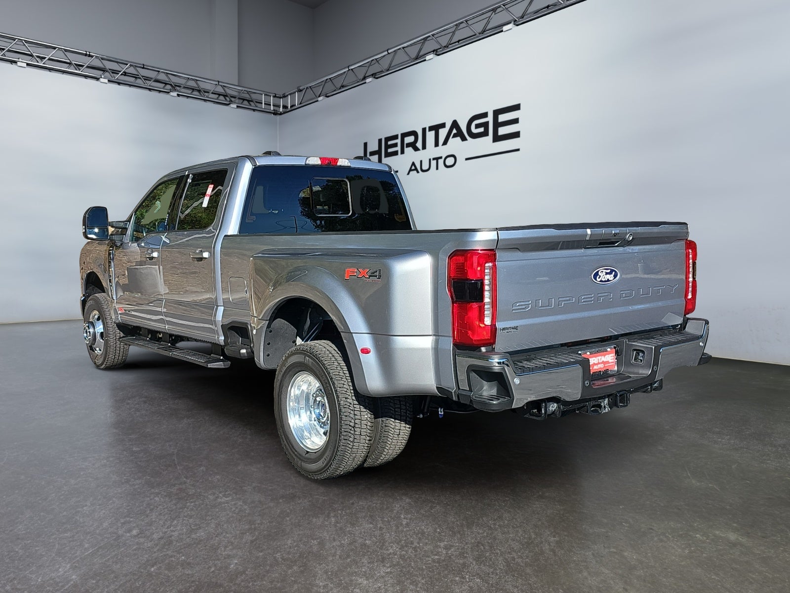 2027 Ford F-350 LARIAT