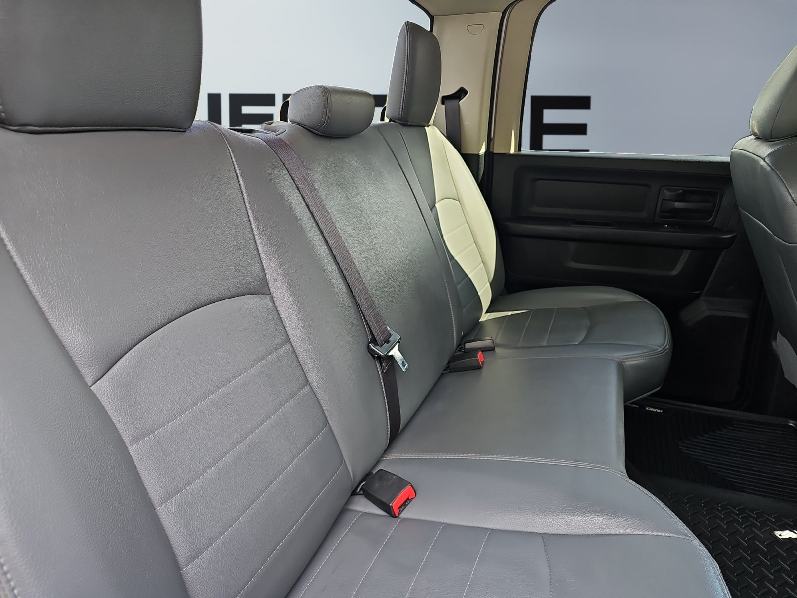 2018 RAM 2500 Tradesman Crew Cab 4x4 8' Box