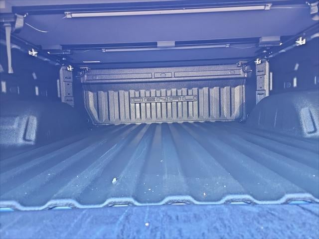 2024 GMC Sierra 4WD Crew Cab Short Box Denali