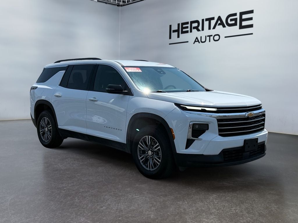 2026 Chevrolet Traverse AWD LT