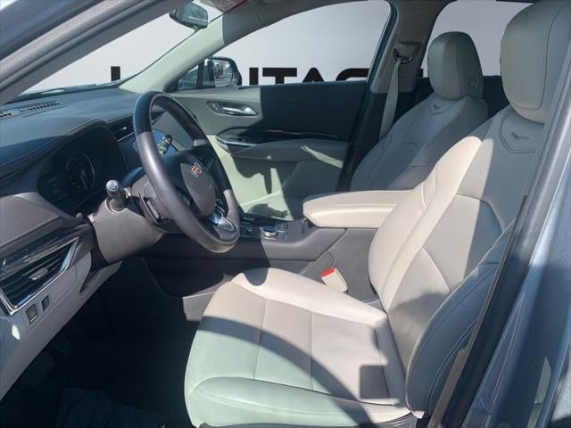 2023 Cadillac XT4 AWD Premium Luxury