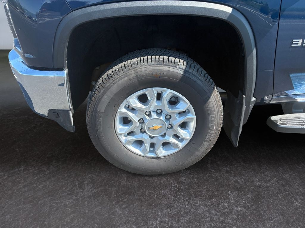 2022 Chevrolet Silverado 3500HD 4WD Crew Cab Standard Bed LTZ