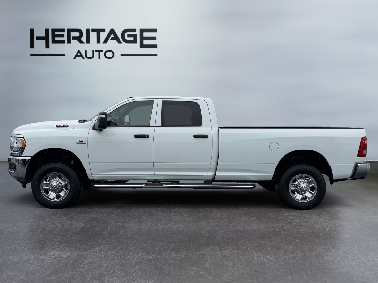 2023 RAM 3500 Tradesman Crew Cab 4x4 8' Box