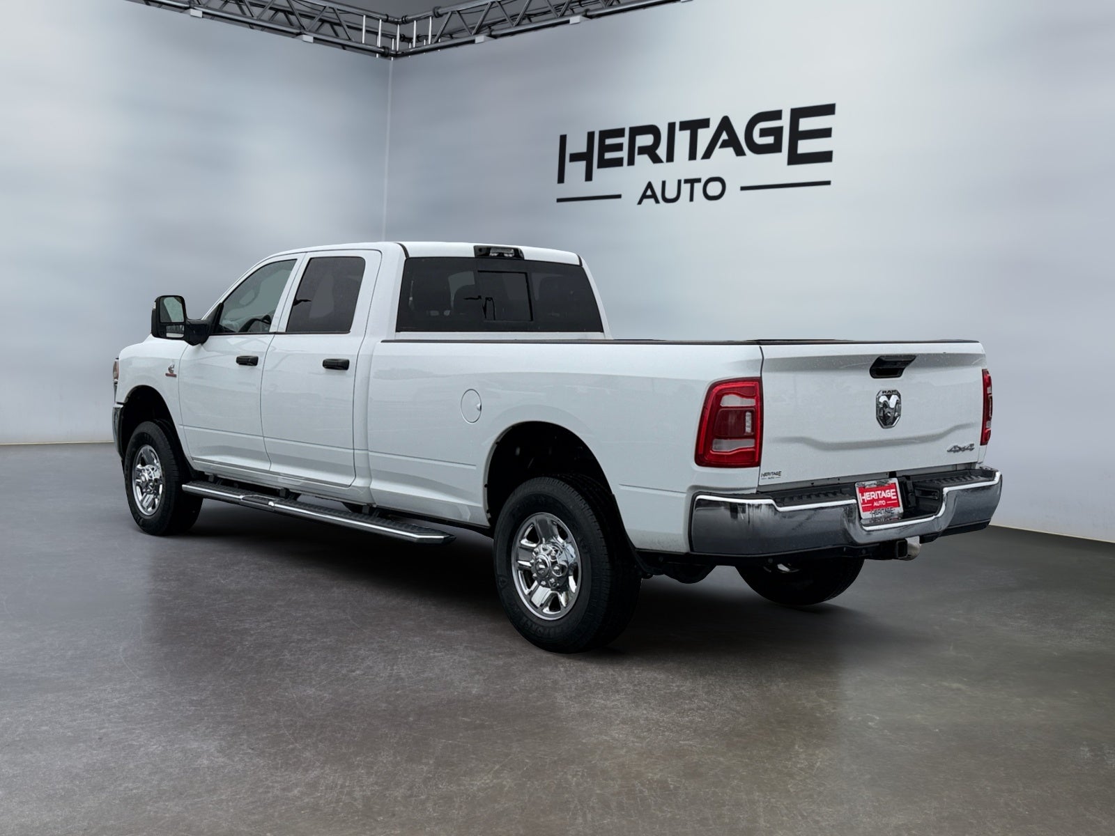 2023 RAM 3500 Tradesman Crew Cab 4x4 8' Box