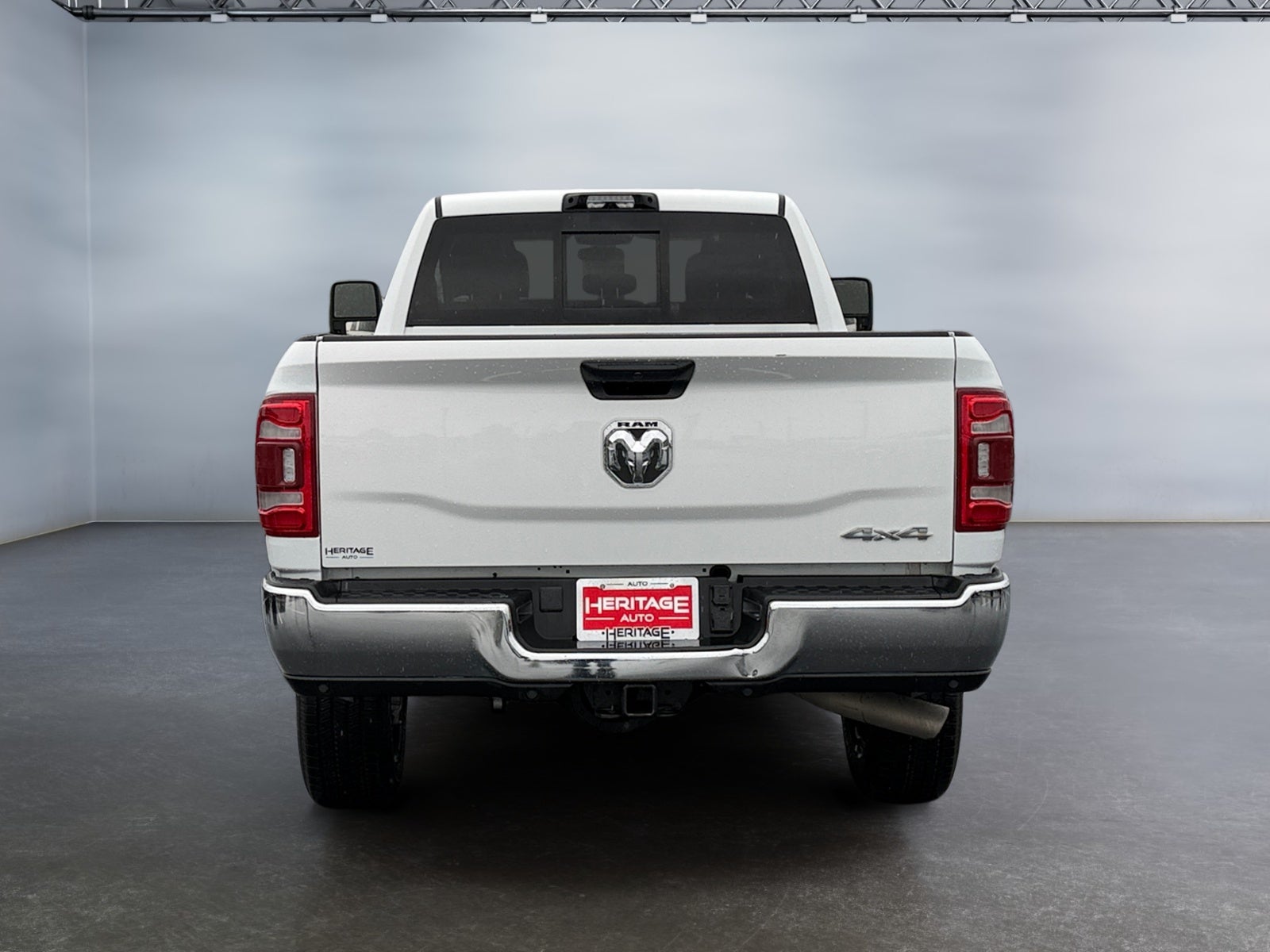 2023 RAM 3500 Tradesman Crew Cab 4x4 8' Box