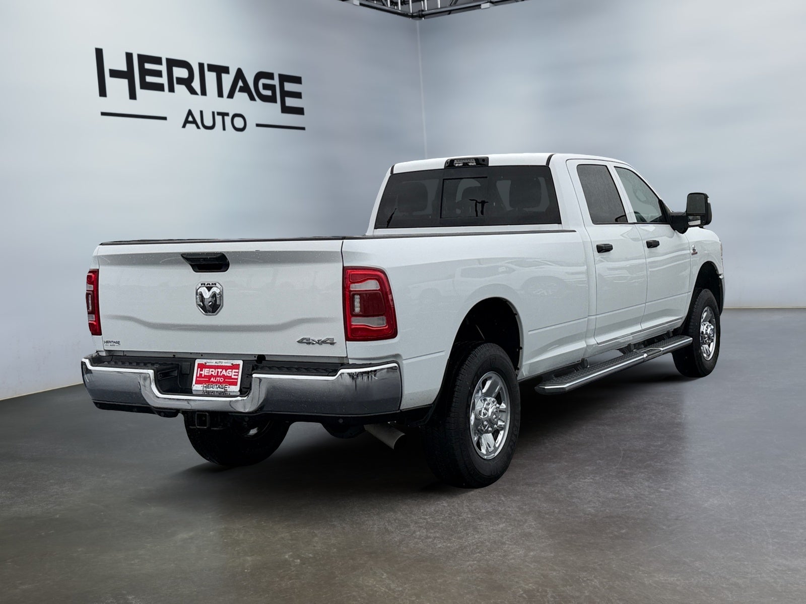 2023 RAM 3500 Tradesman Crew Cab 4x4 8' Box