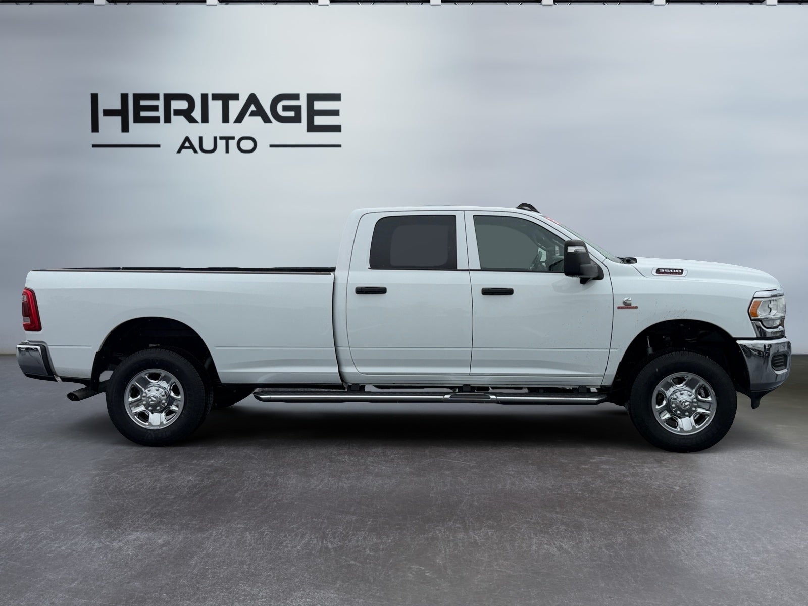 2023 RAM 3500 Tradesman Crew Cab 4x4 8' Box