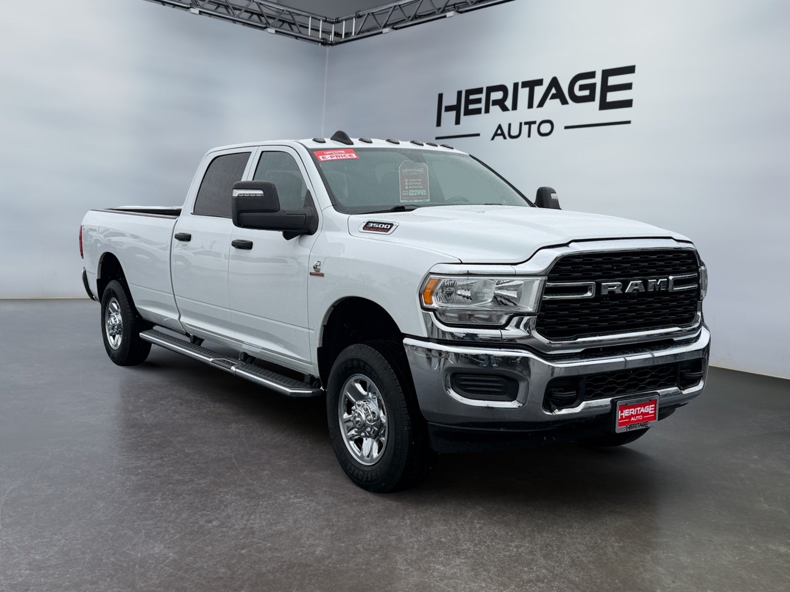 2023 RAM 3500 Tradesman Crew Cab 4x4 8' Box