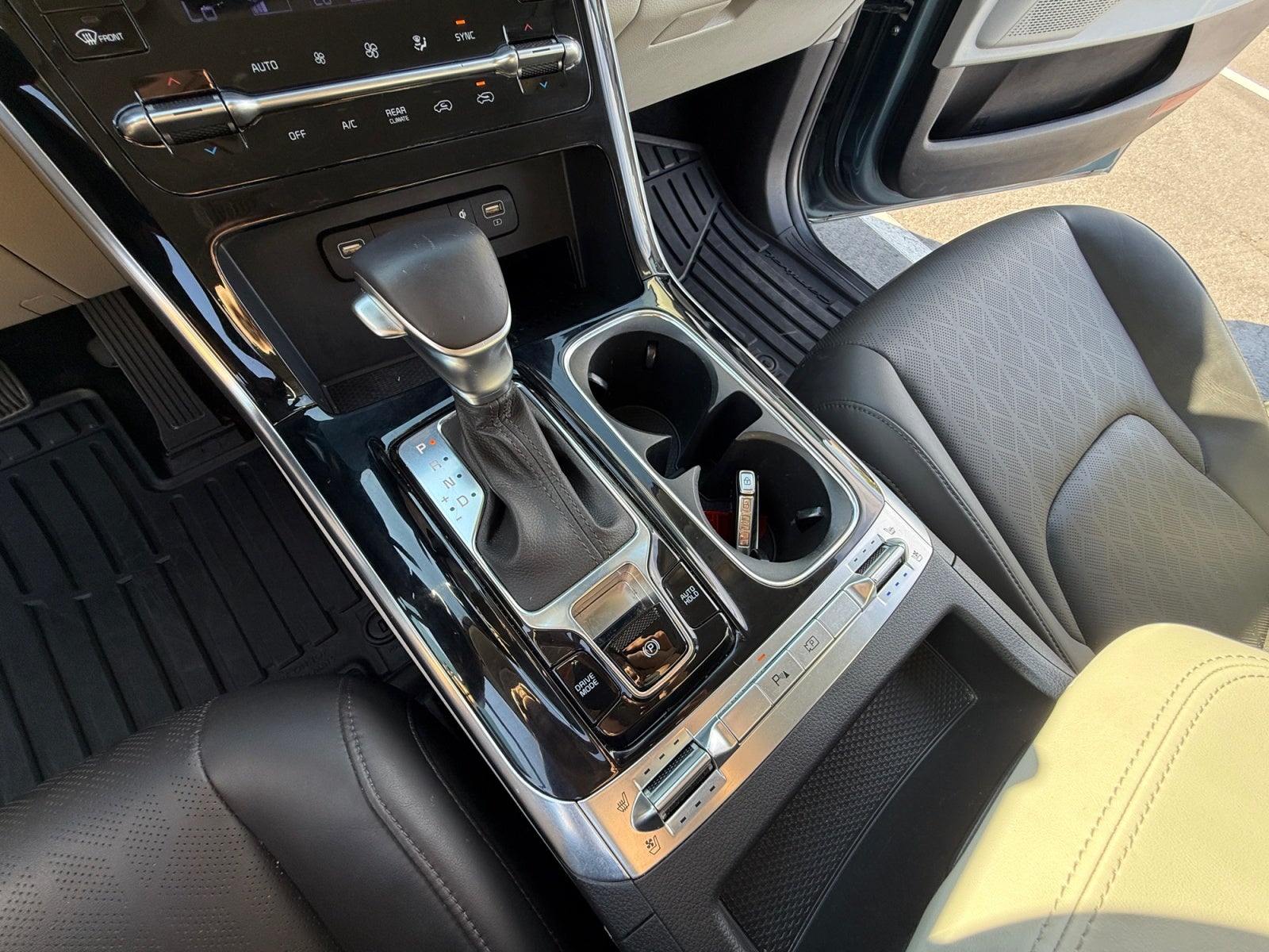 2024 Kia Carnival SX