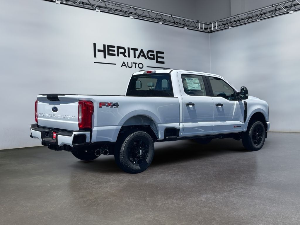 2026 Ford F-350 XLT 4WD Crew Cab 6.75' Box