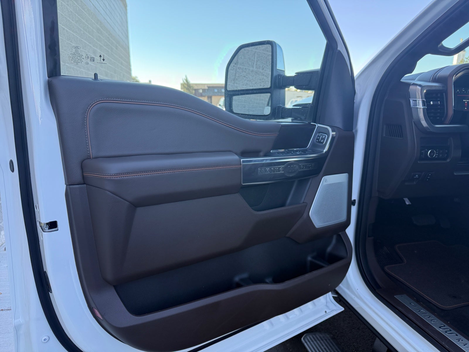 2027 Ford F-350 LARIAT
