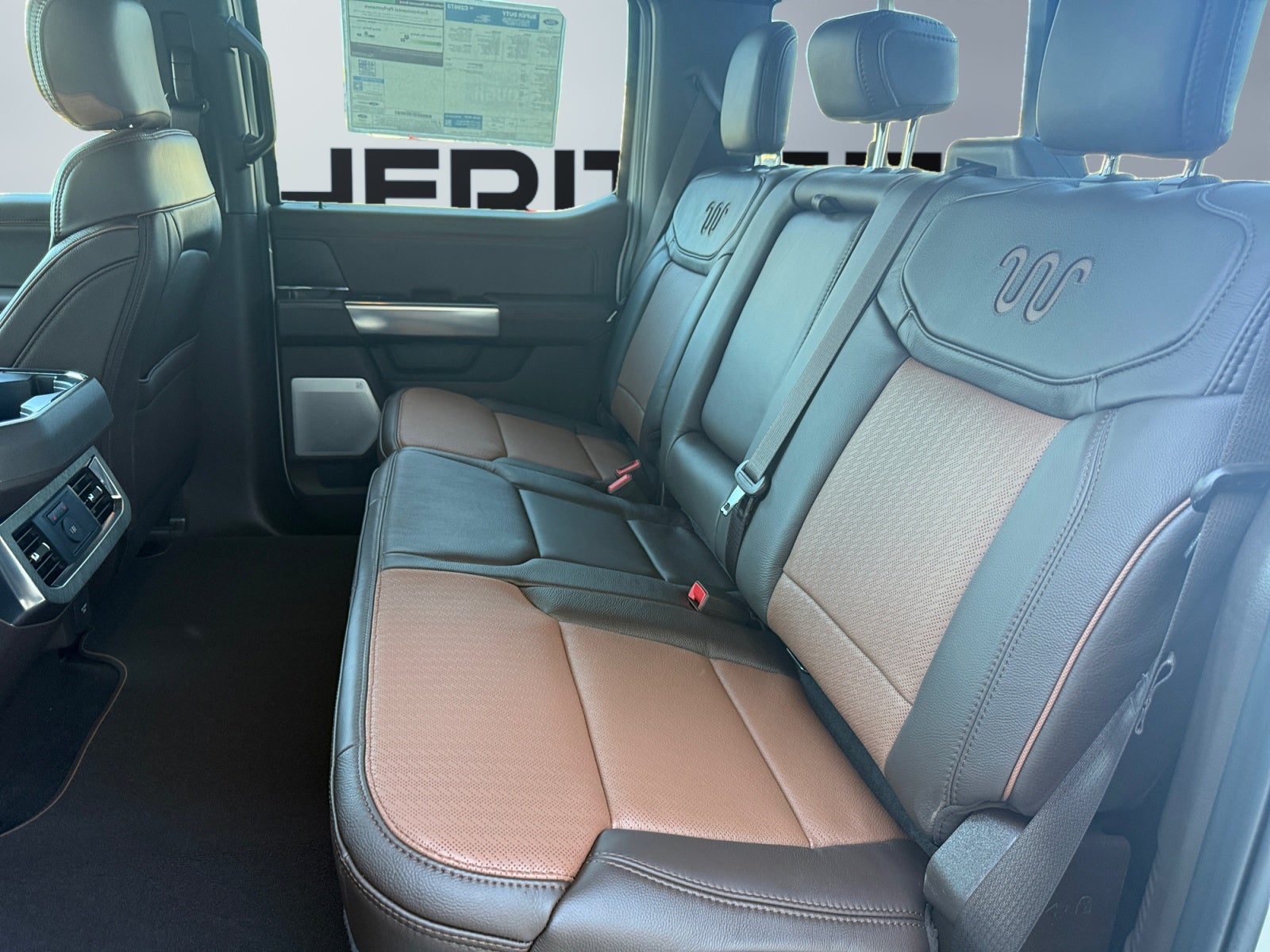 2027 Ford F-350 LARIAT