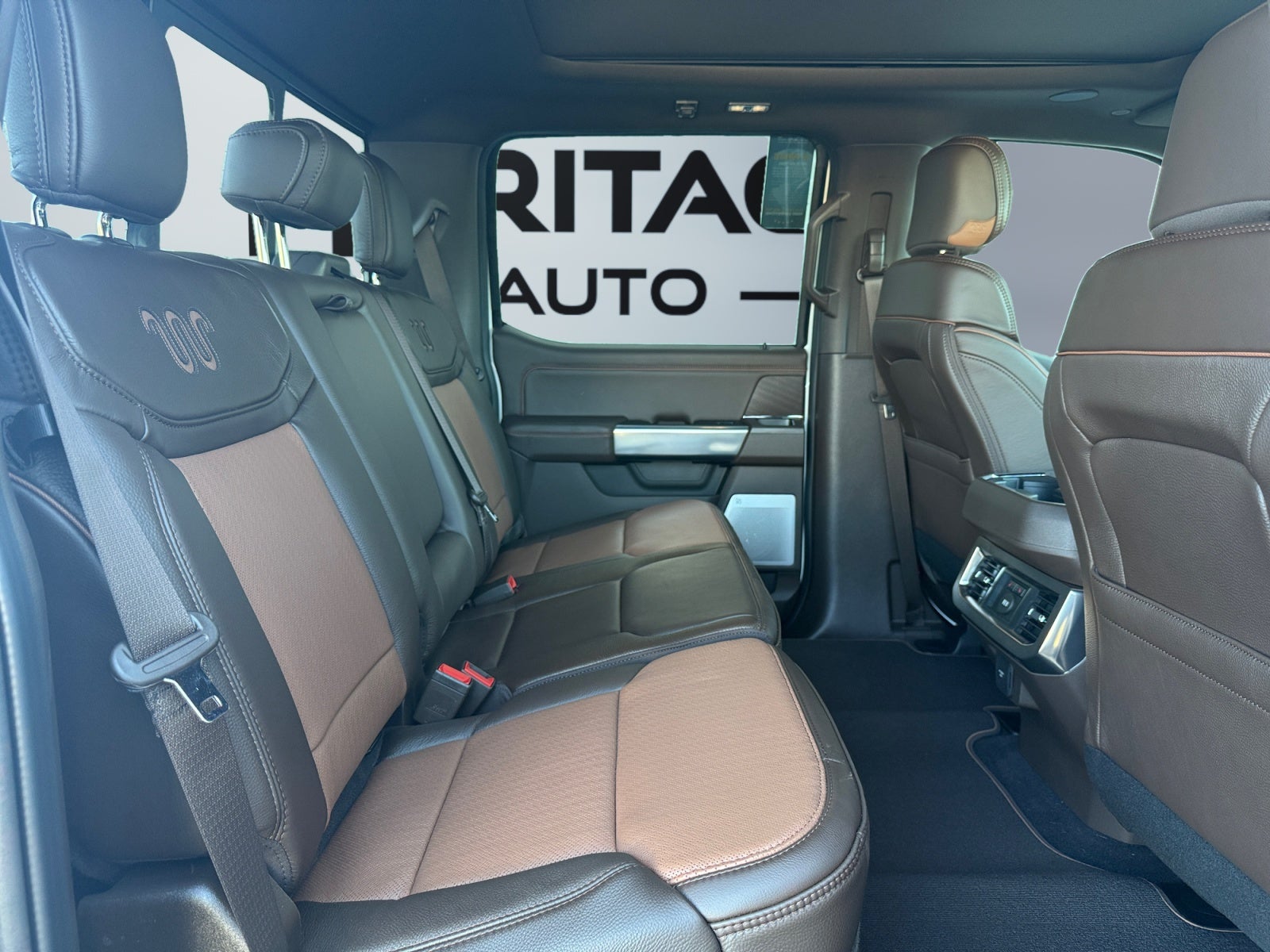 2027 Ford F-350 LARIAT