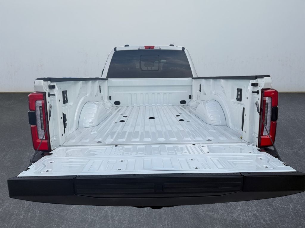 2026 Ford F-350 Platinum 4WD Crew Cab 8' Box