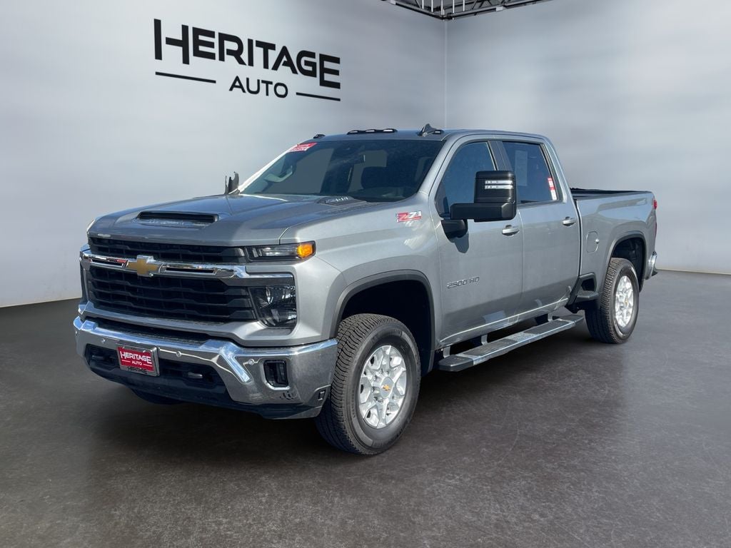 2025 Chevrolet Silverado LT