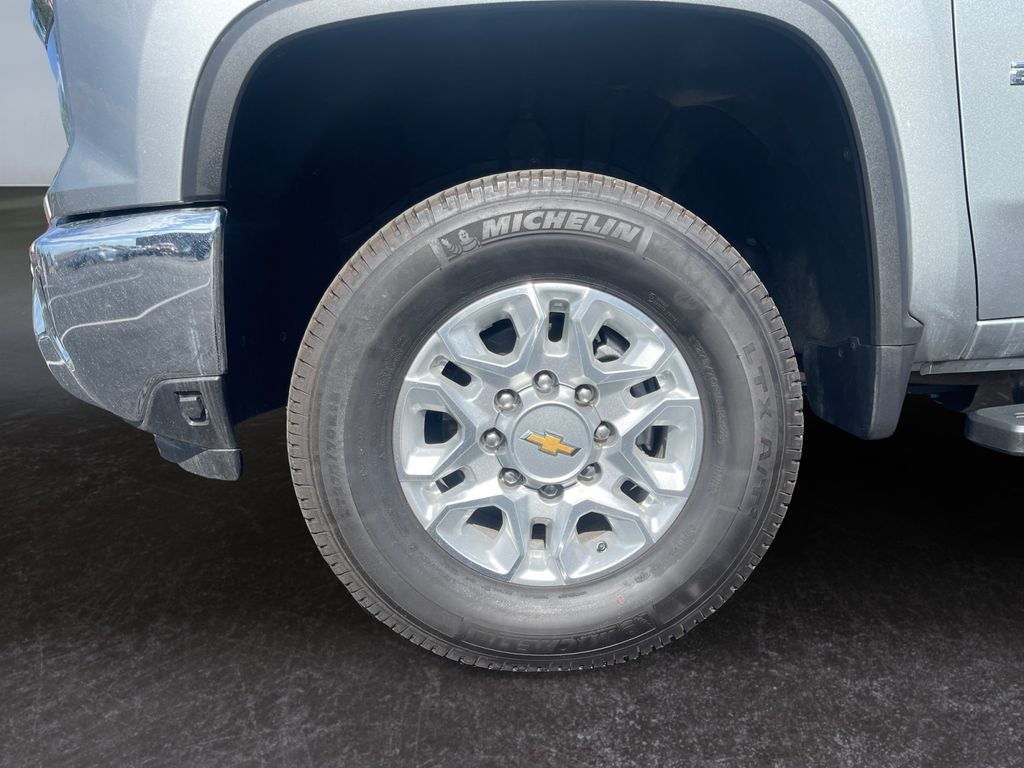 2025 Chevrolet Silverado LT
