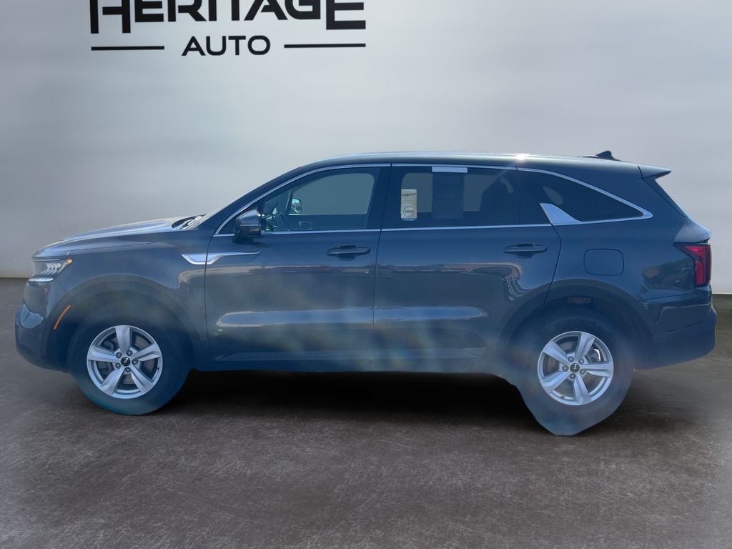 Used 2022 Kia Sorento LX with VIN 5XYRGDLCXNG103542 for sale in Vernal, UT